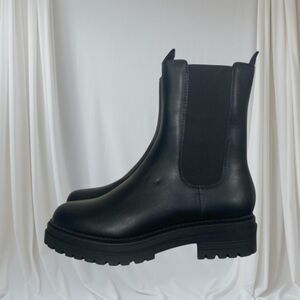 Prettylittlething New PLT Black Chunky Platform Combat Chelsea Boots US 7